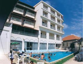 Le Crillon Hotel Броумана Екстериор снимка