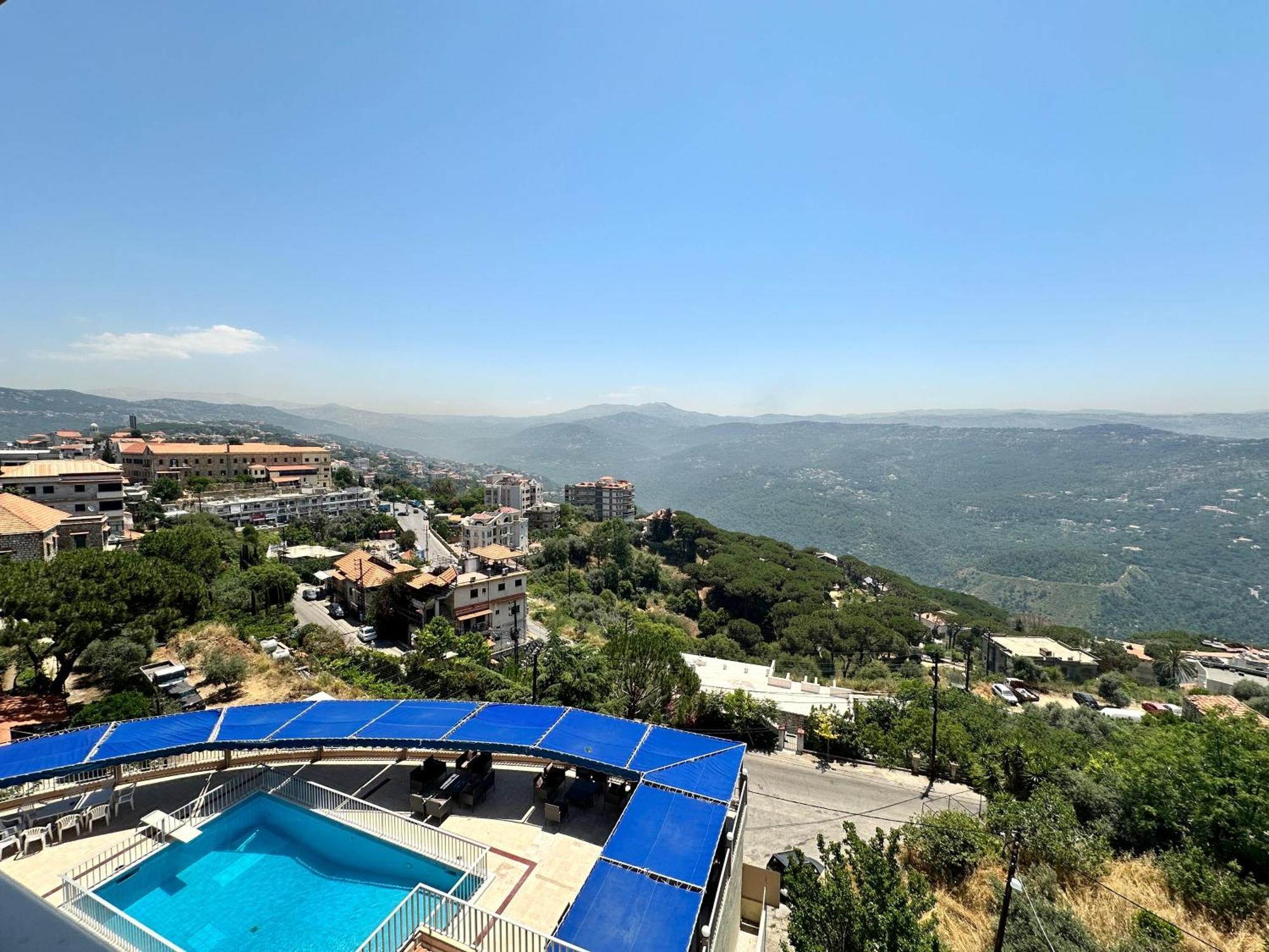 Le Crillon Hotel Броумана Екстериор снимка