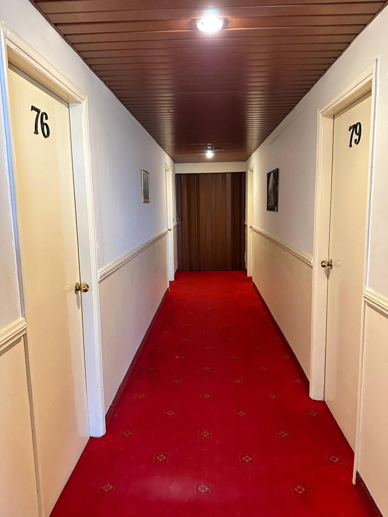 Le Crillon Hotel Броумана Екстериор снимка
