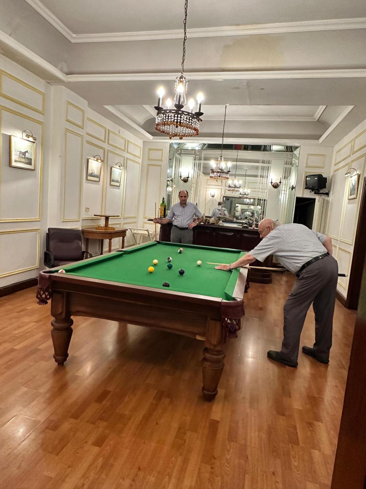 Le Crillon Hotel Броумана Екстериор снимка